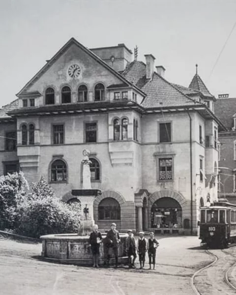 [Translate to Italiano:] brunnenplatz meran_stadtarchiv