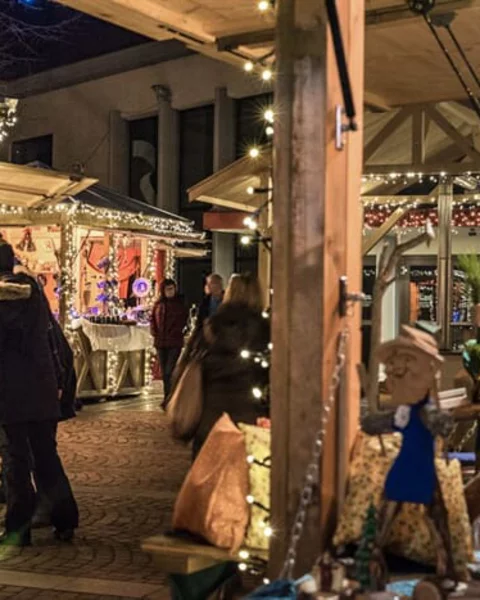 [Translate to Italiano:] Den Algunder Weihnachtsmarkt besuchen